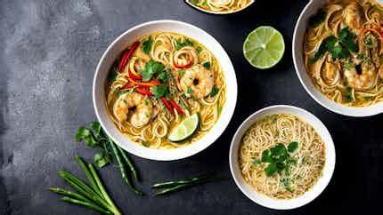  Laksa Johor!  A Spicy Symphony of Noodles and Aromatic Broth That Will Transport Your Taste Buds To Paradise