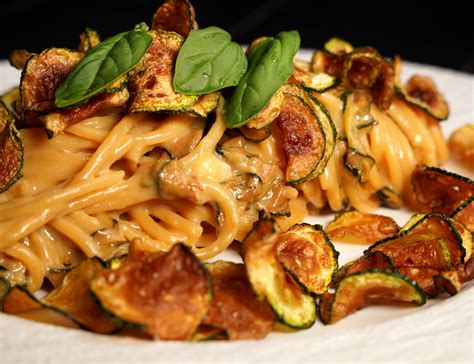  Spaghetti alla Nerano! A Creamy Delicacy Infused with the Sweetness of Zucchini and the Brininess of Provolone Cheese