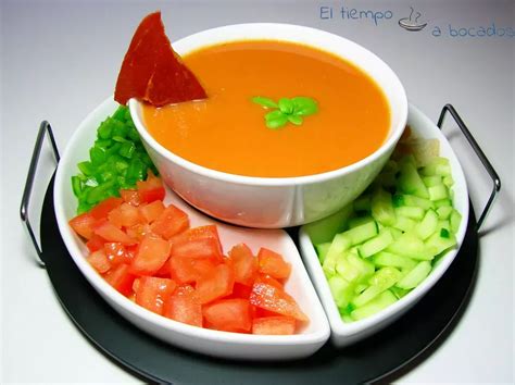  Gazpacho con Jamón: A Refreshingly Tangy Symphony of Summer Flavors!